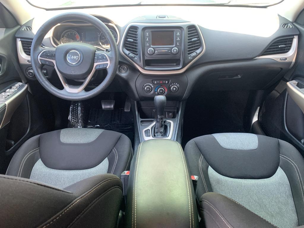 2018 Jeep Cherokee Latitude - Photo 10