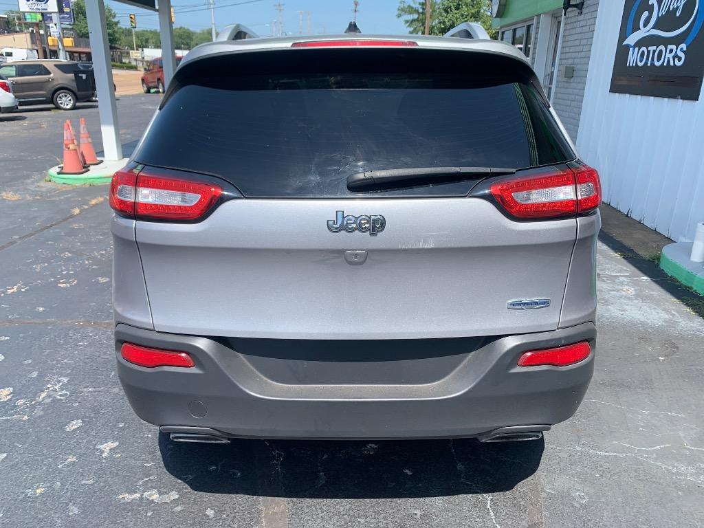 2018 Jeep Cherokee Latitude - Photo 6