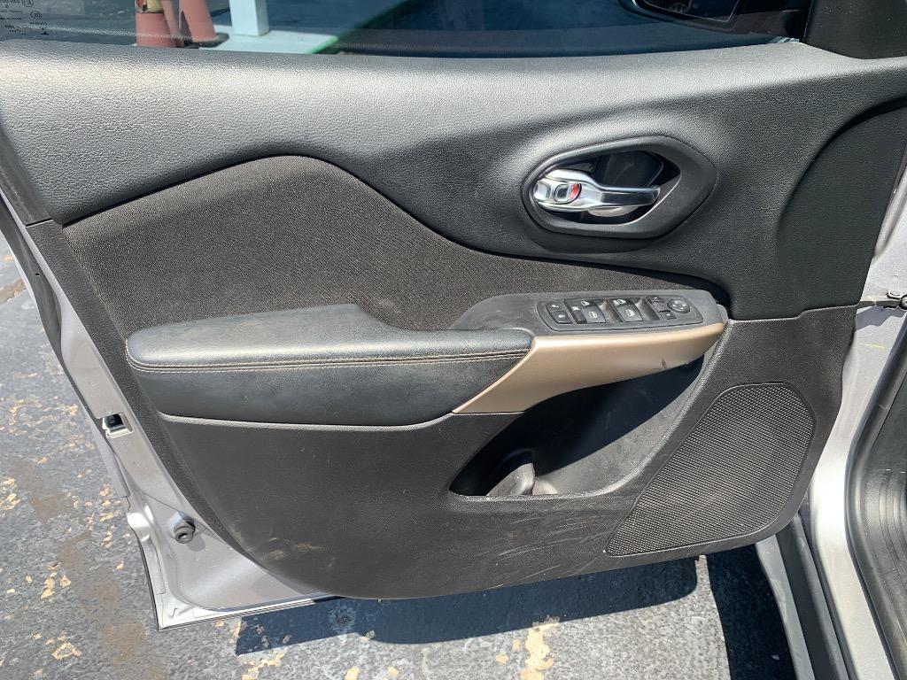 2018 Jeep Cherokee Latitude - Photo 11